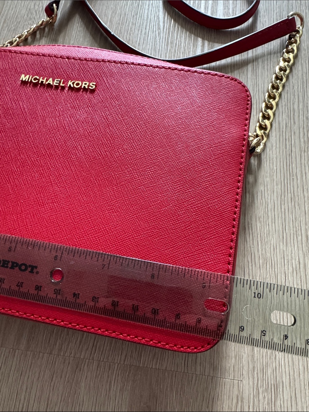 Michael Kors Red Crossbody with Gold Chain - Picture 2 of 6